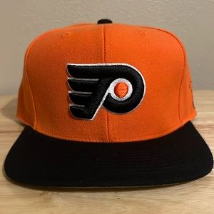 Vintage Mitchell and Ness Philadelphia Flyers snapback hat